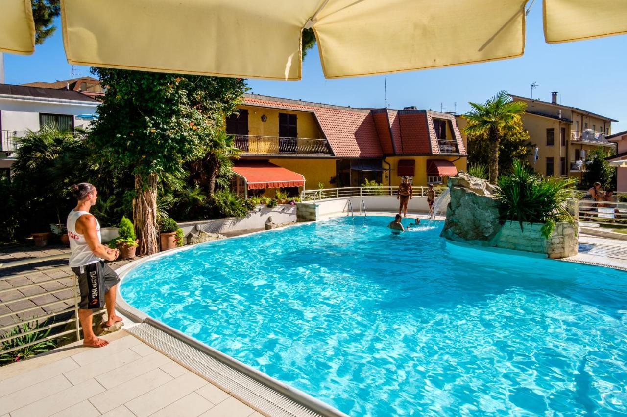 Hotel Bristol Bellaria-Igea Marina Eksteriør bilde