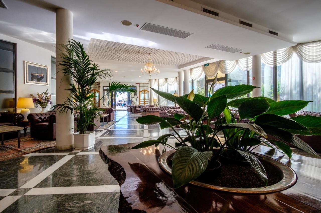 Hotel Bristol Bellaria-Igea Marina Eksteriør bilde