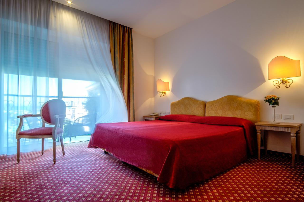 Hotel Bristol Bellaria-Igea Marina Eksteriør bilde